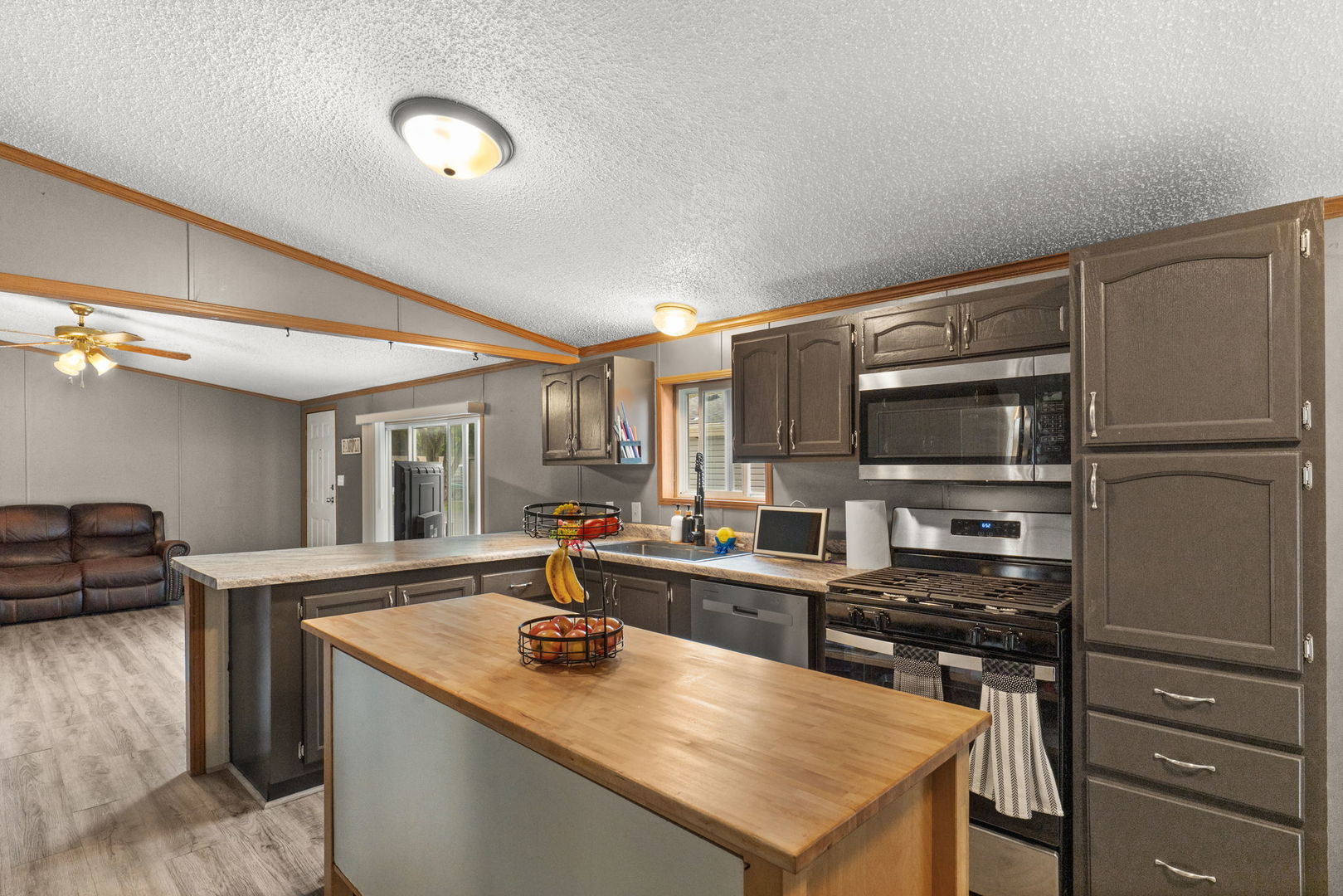 141 Kathryn Lane Property Photo 6