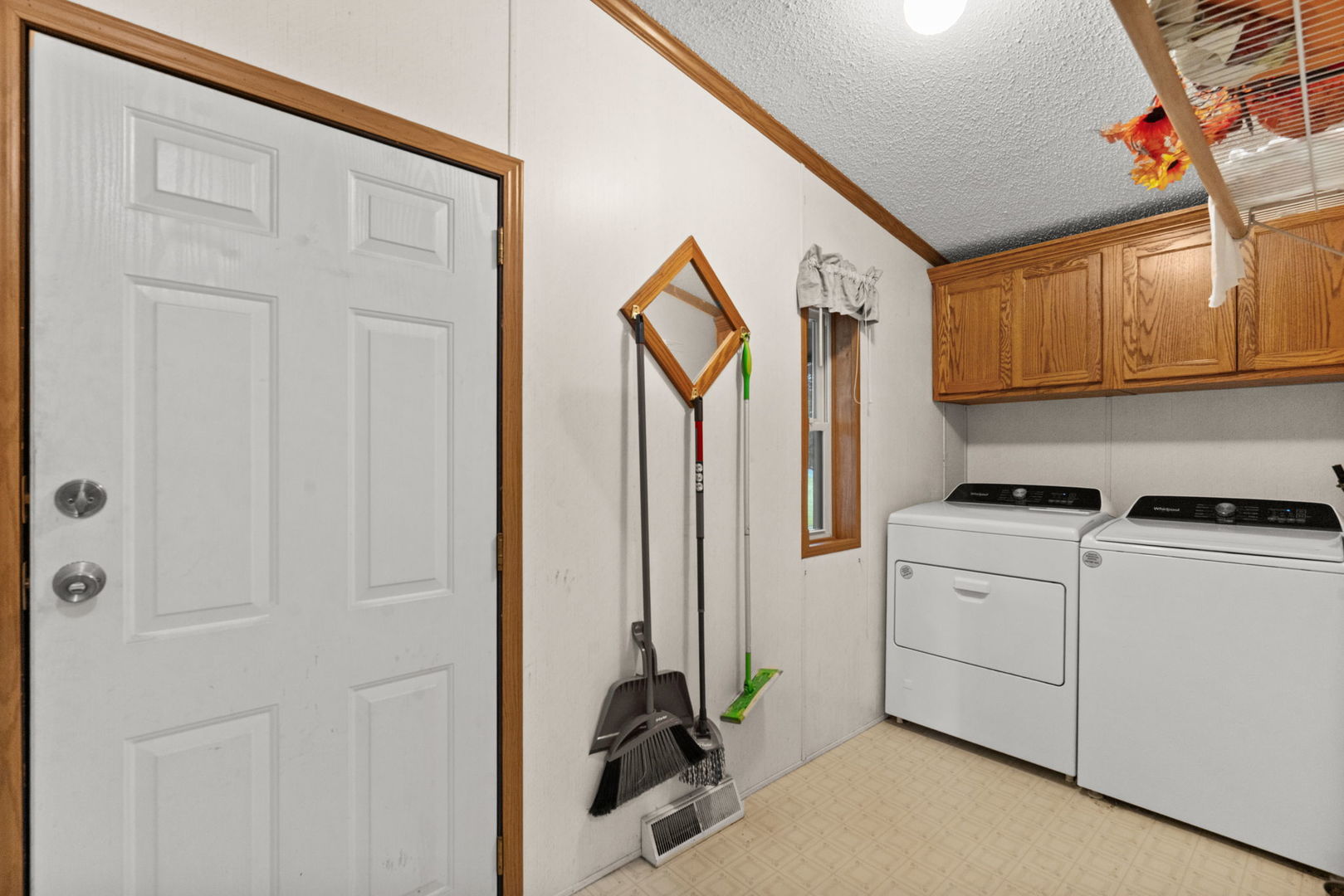 141 Kathryn Lane Property Photo 18