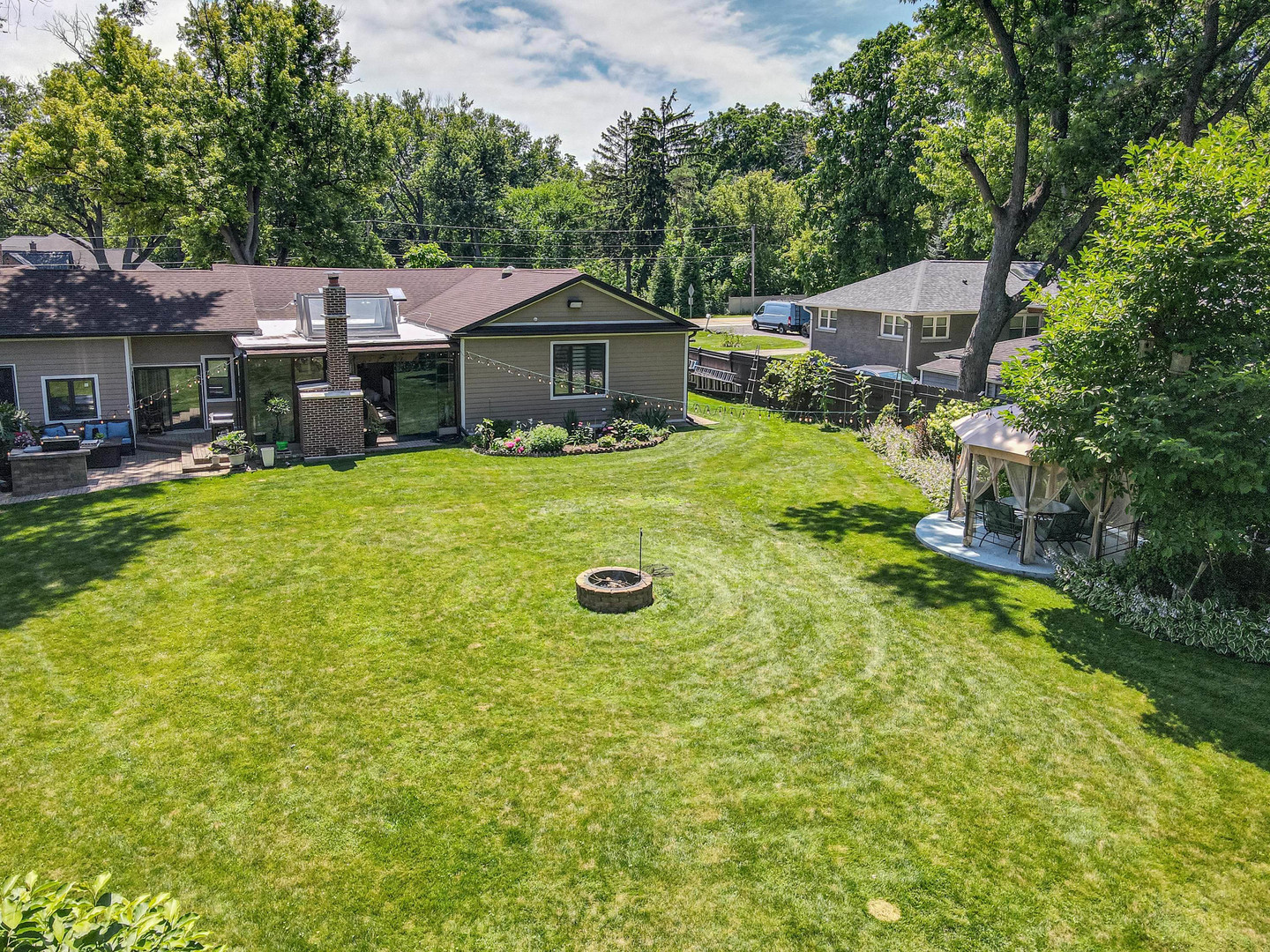 10 E Willow Road Property Photo 43