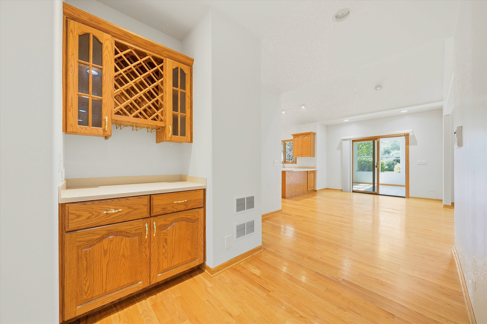 6612 Western Avenue Property Photo 8