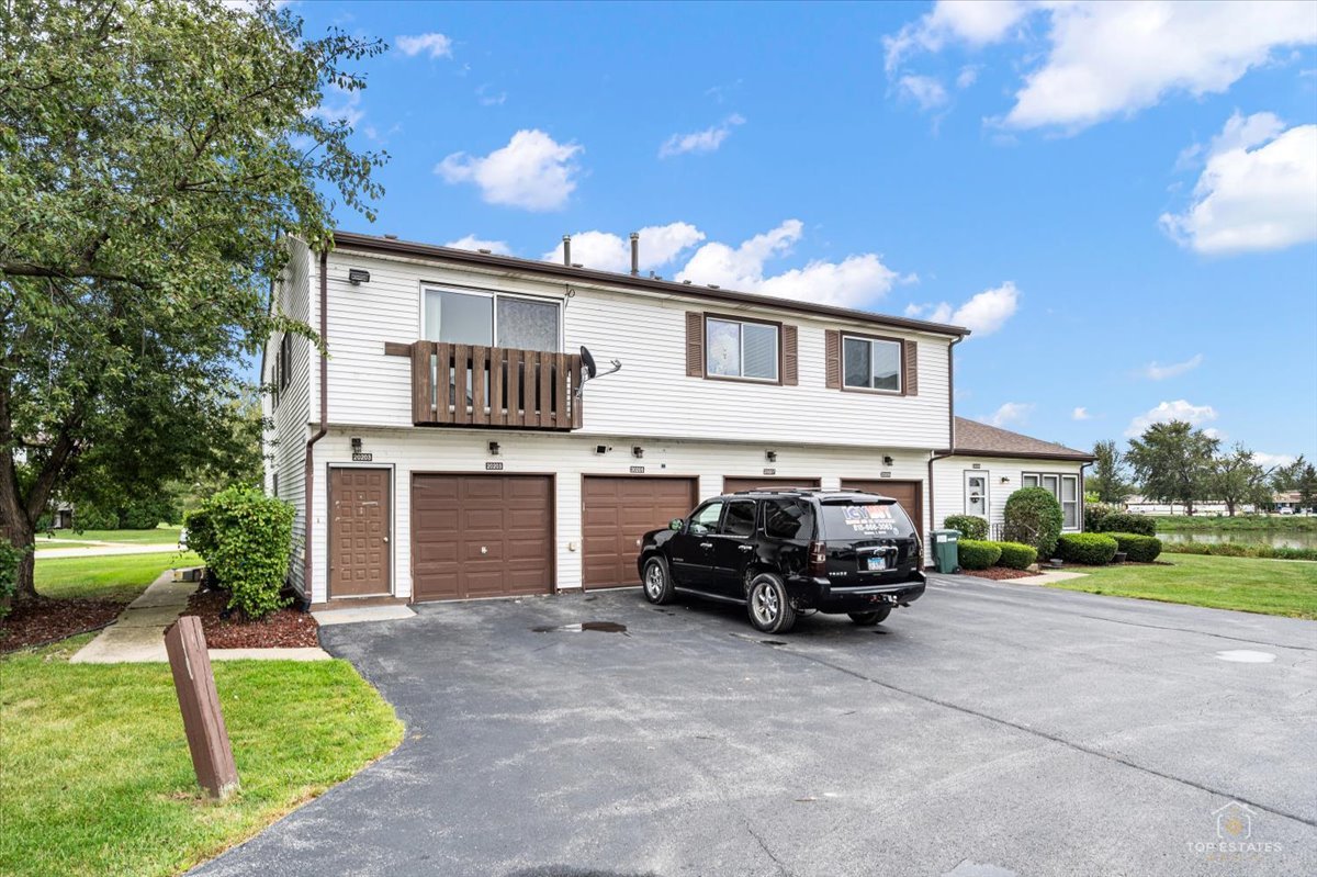 20203 S Fairwood Court D Property Photo 1
