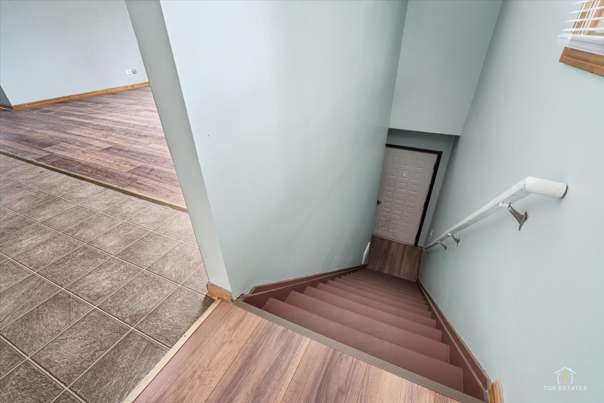 20203 S Fairwood Court D Property Photo 2