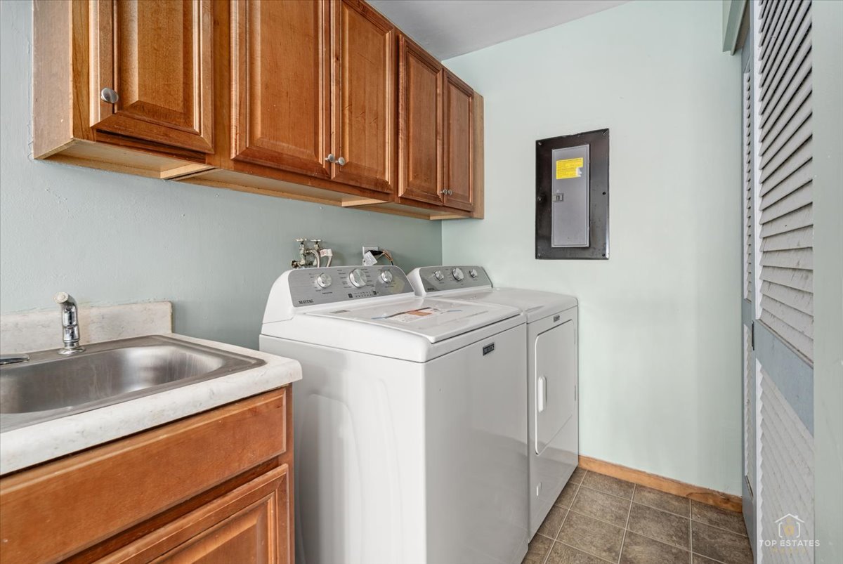 20203 S Fairwood Court D Property Photo 13