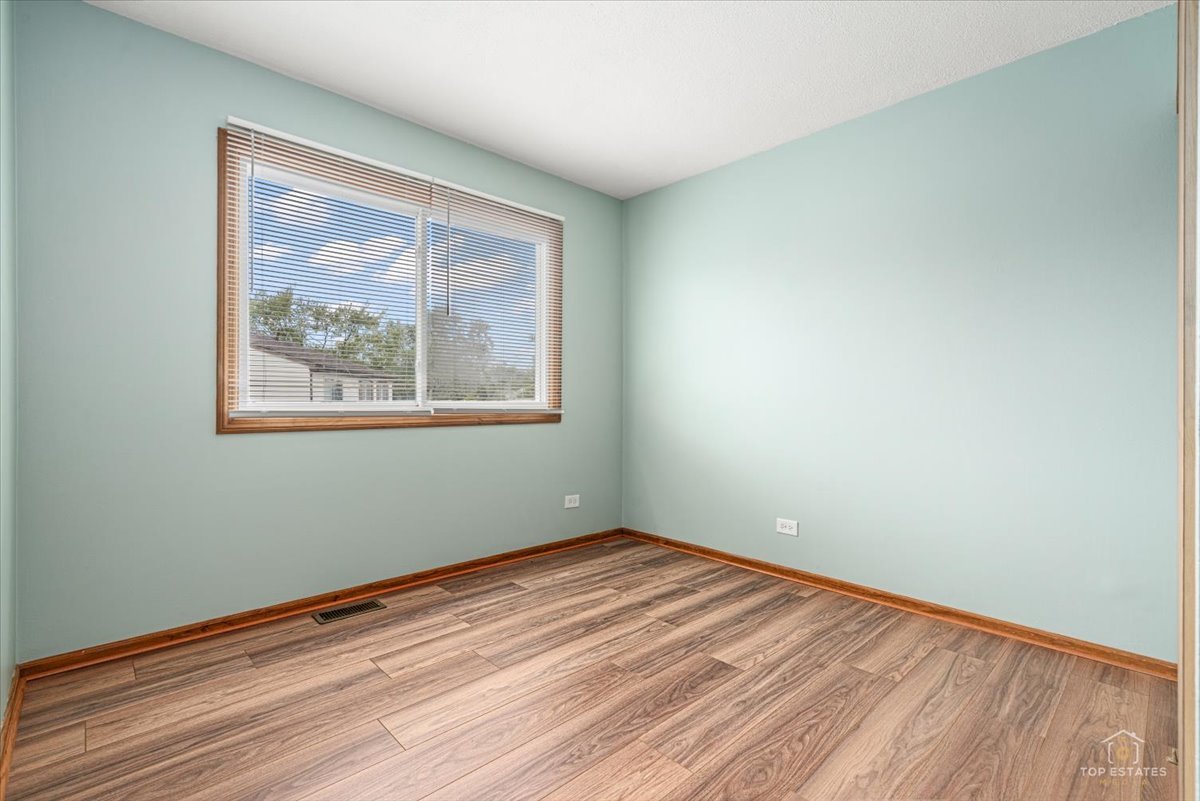 20203 S Fairwood Court D Property Photo 16
