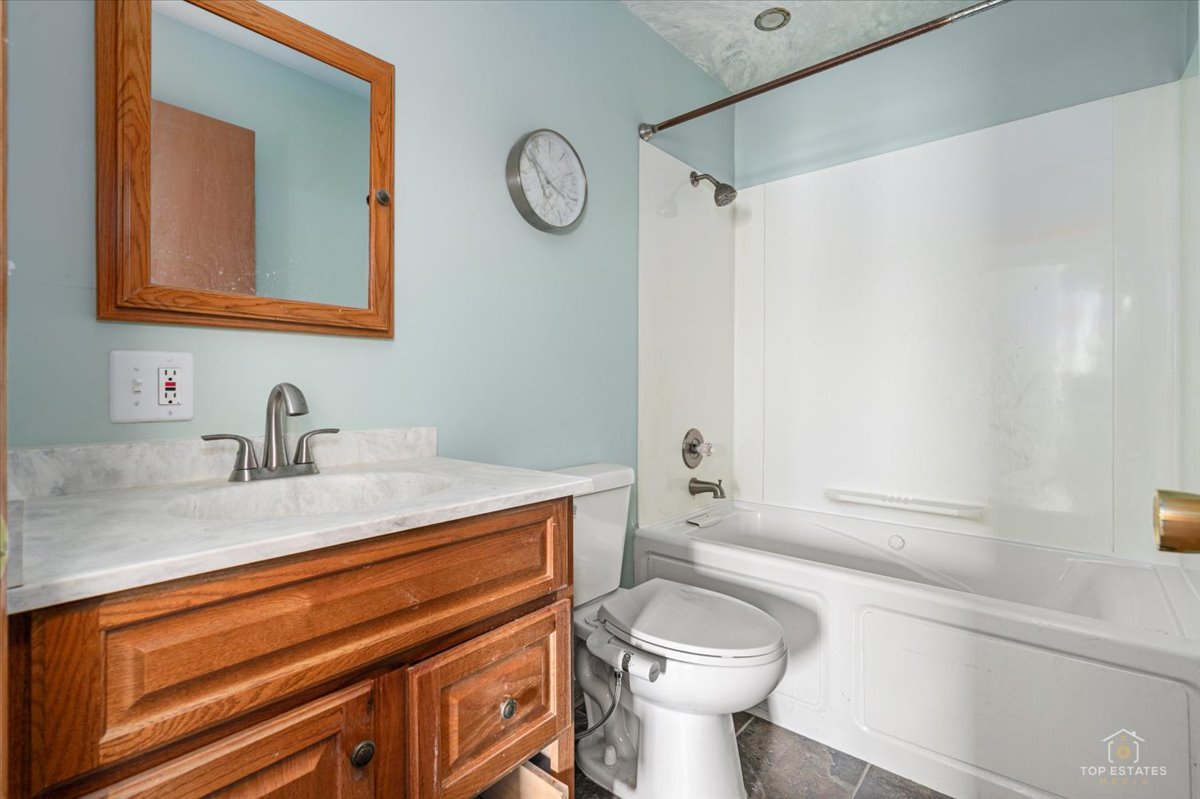 20203 S Fairwood Court D Property Photo 19