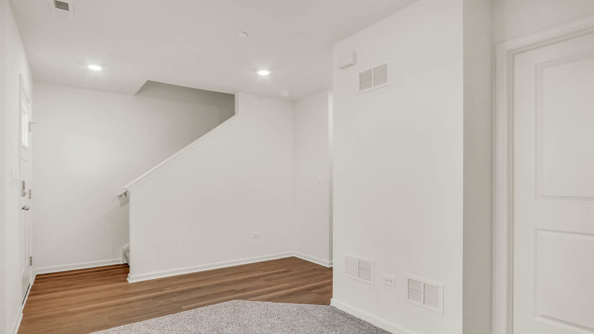 417 Lakeshore Court Property Photo 2