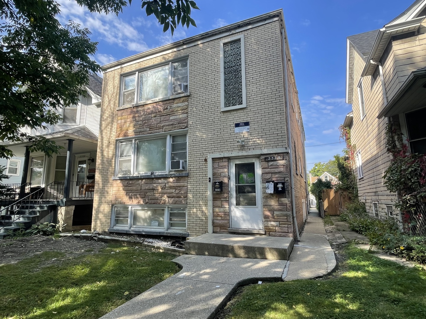 2328 N Lawndale Avenue Property Photo 1