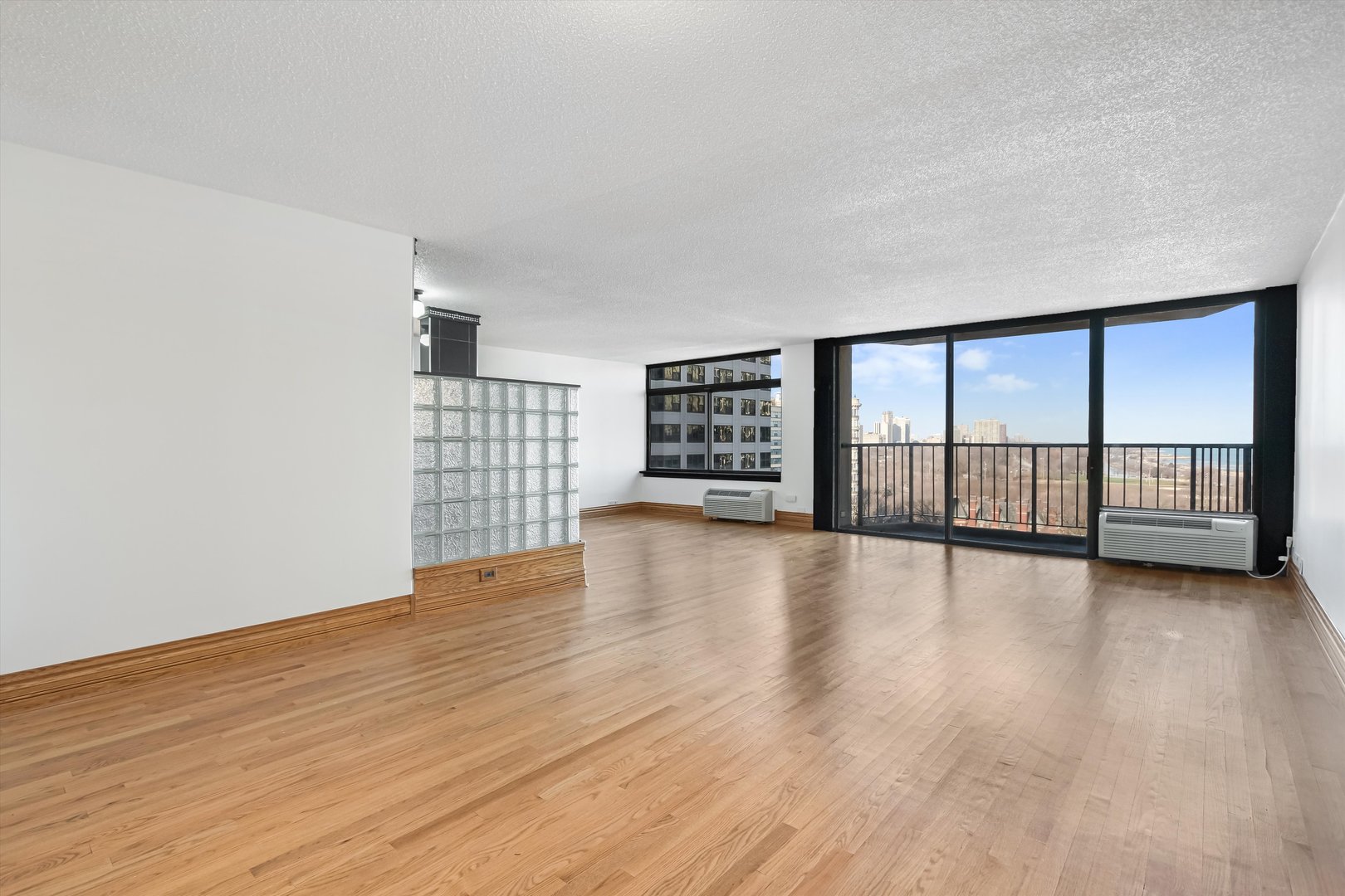 1450 N Astor Street 15ab Property Photo 12