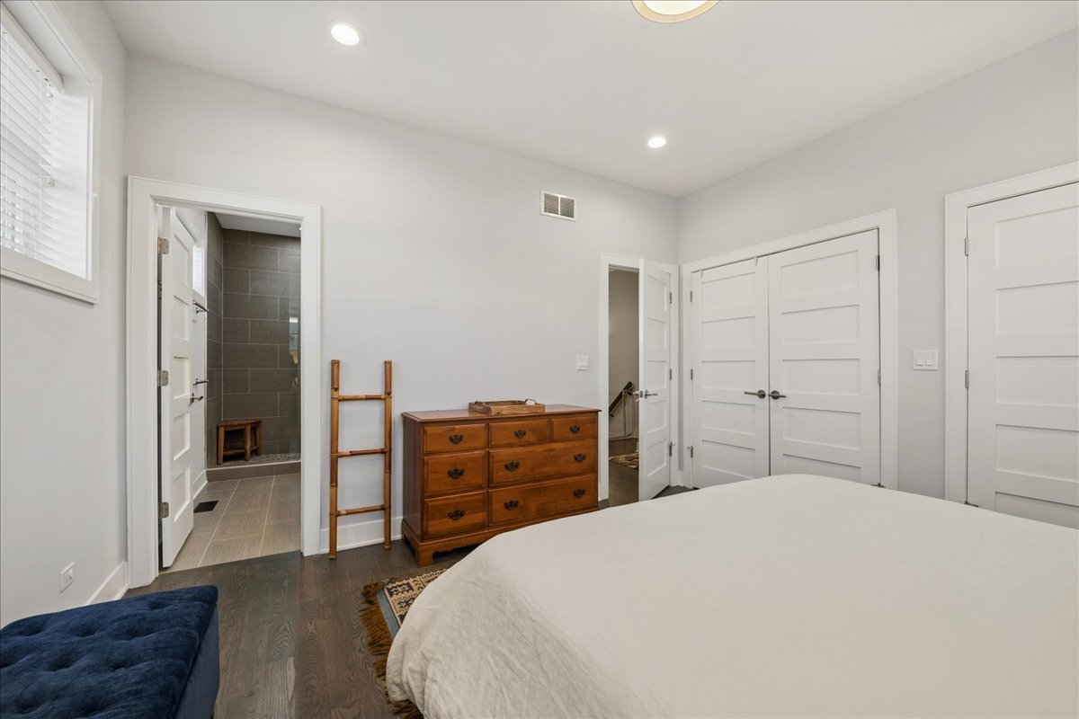 3340 N Lawndale Avenue 1n Property Photo 11