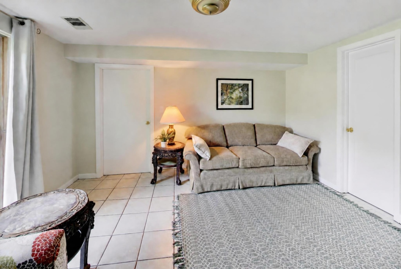 1115 Pfingsten Road Property Photo 8