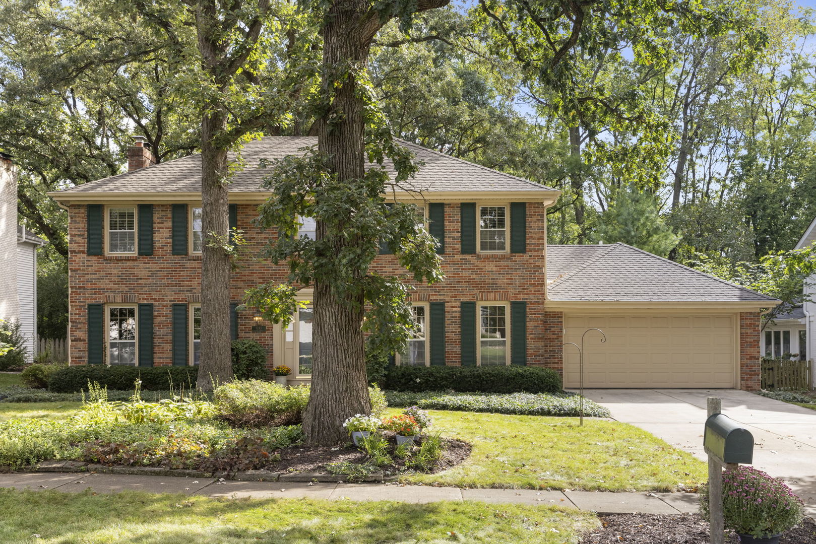 1245 Yorkshire Woods Court Property Photo 2