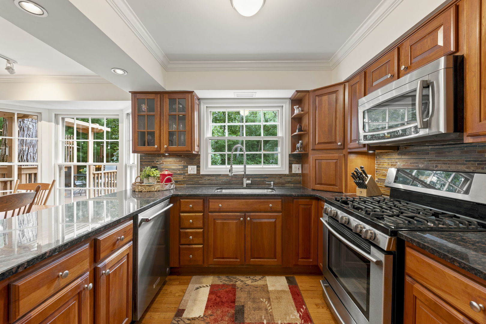 1245 Yorkshire Woods Court Property Photo 8