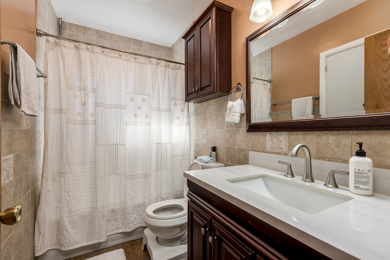 6542 N Kenneth Avenue Property Photo 17