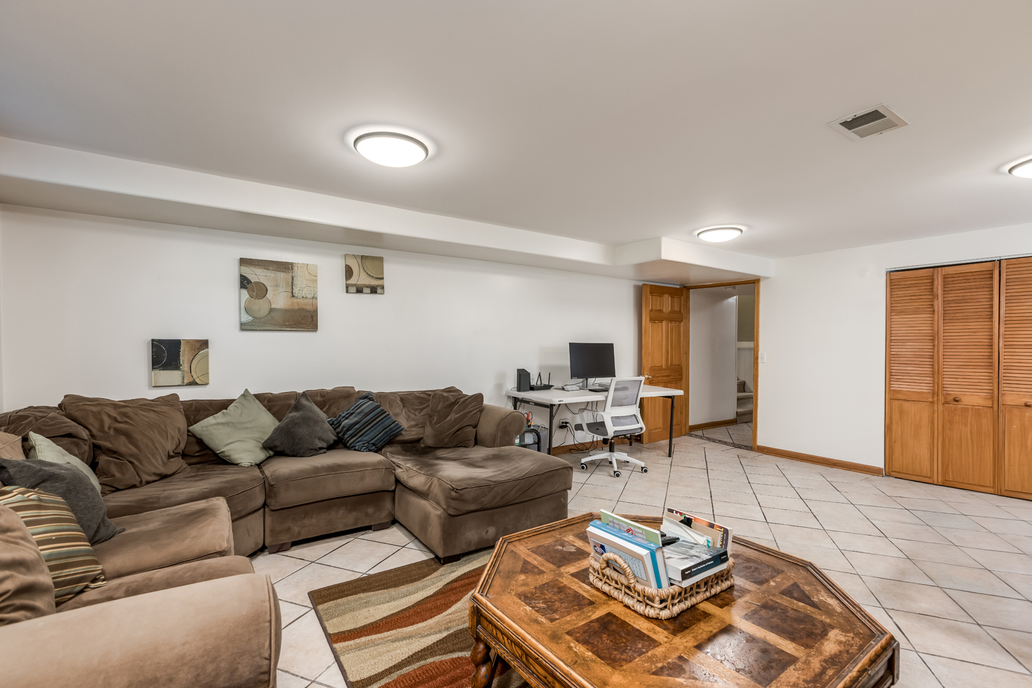 6542 N Kenneth Avenue Property Photo 19