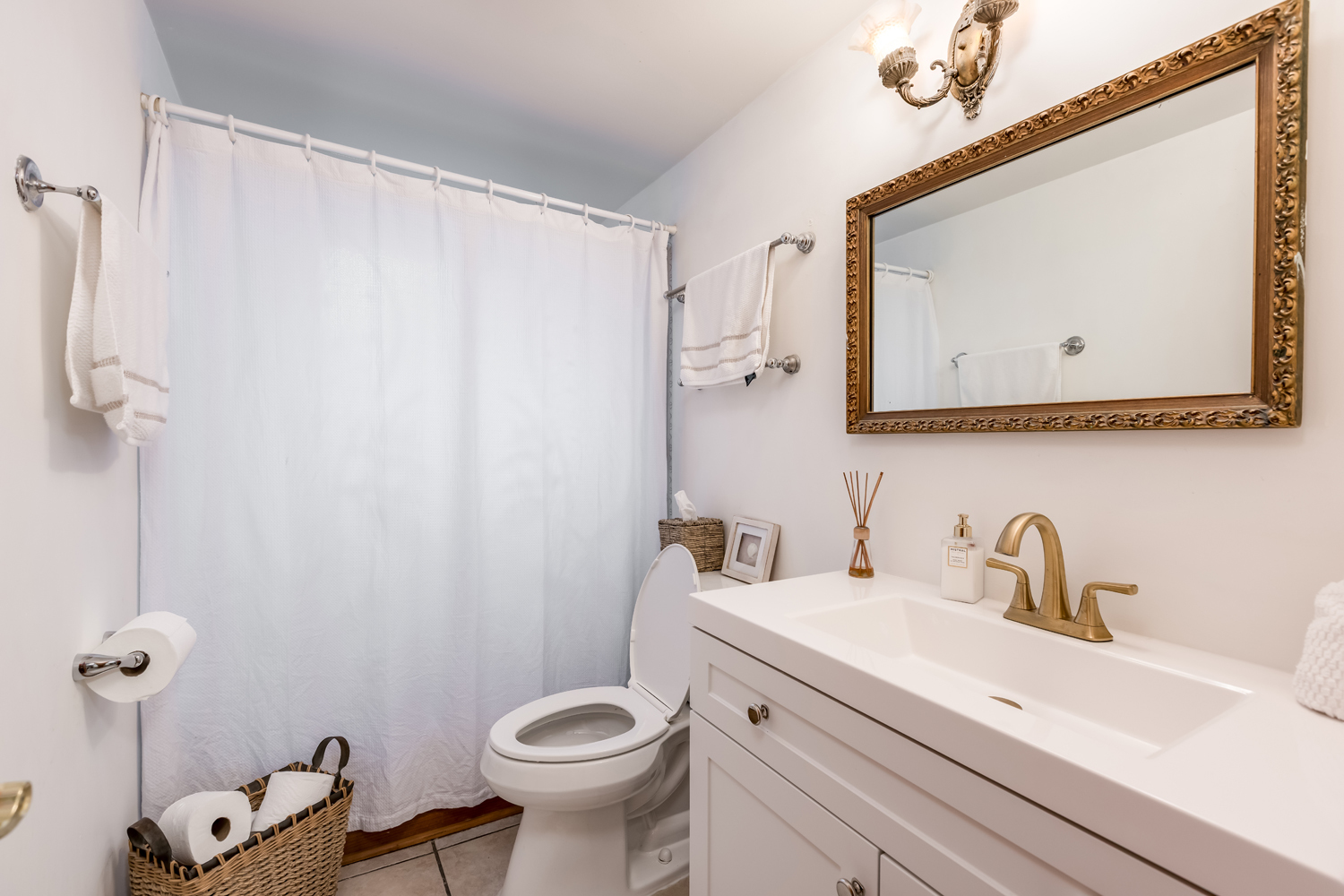 6542 N Kenneth Avenue Property Photo 20