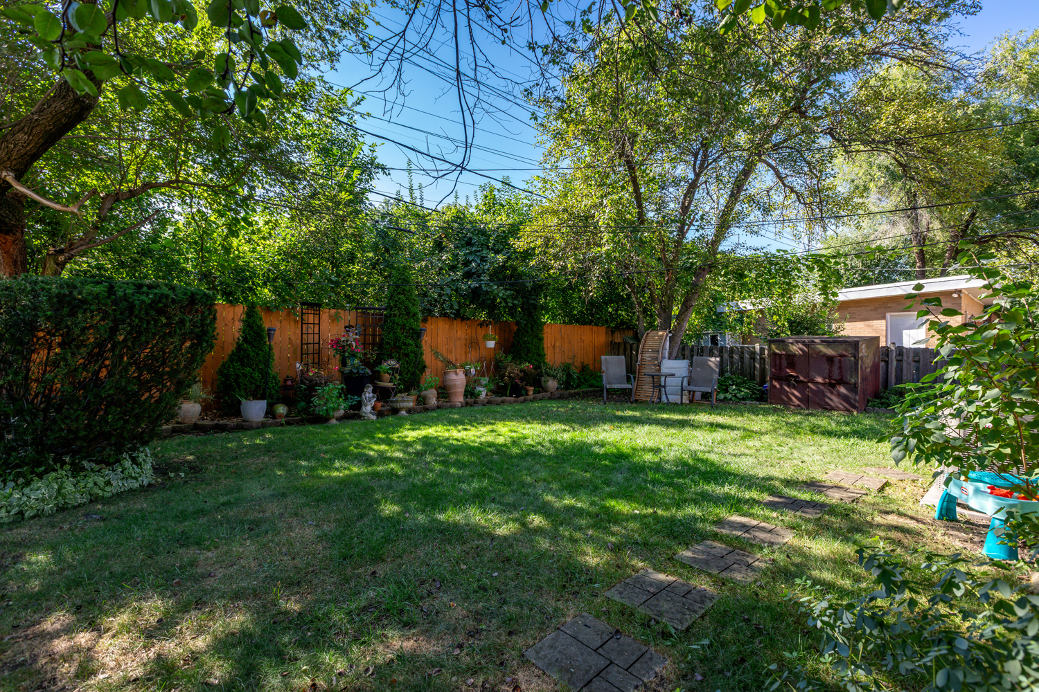 6542 N Kenneth Avenue Property Photo 25