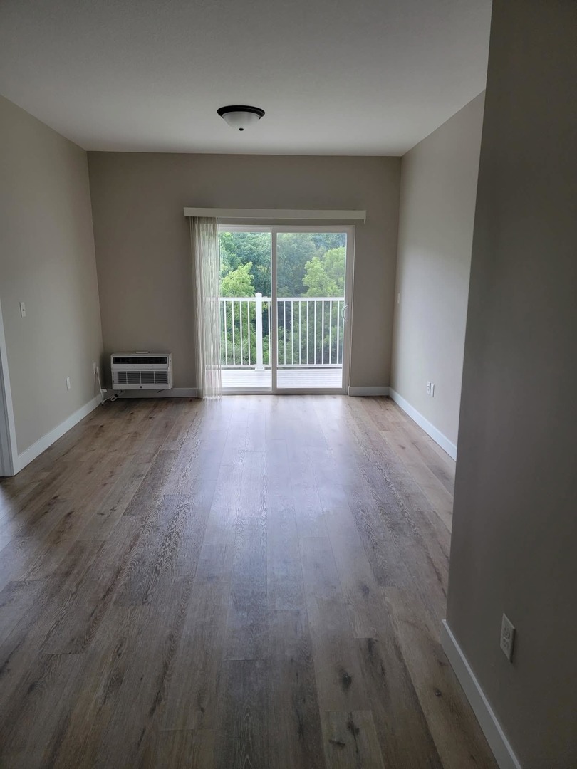 1156 Devils Glen Road 308 Property Photo 4