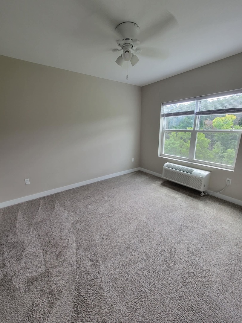 1156 Devils Glen Road 308 Property Photo 6