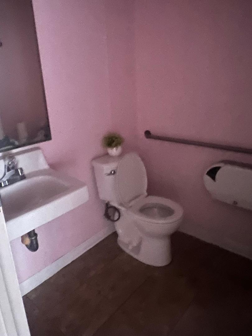 4046 S Archer Avenue Property Photo 8
