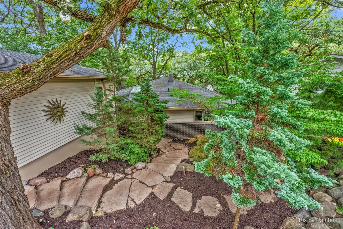 208 N Shore Drive Property Photo 1