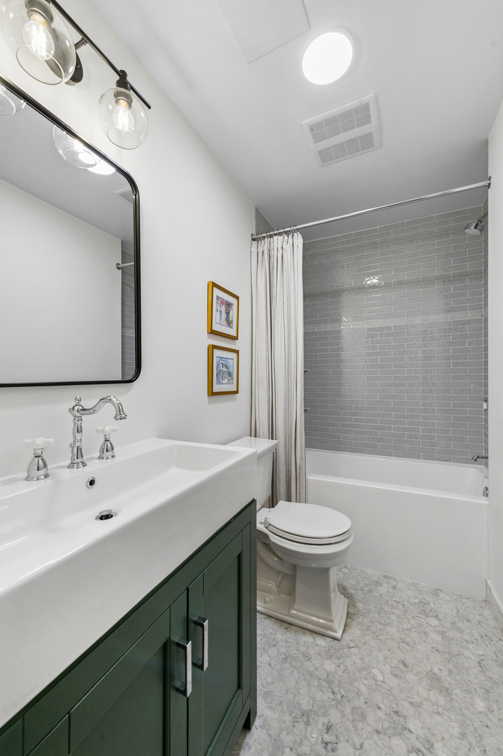 317 W Webster Avenue 1 Property Photo 15