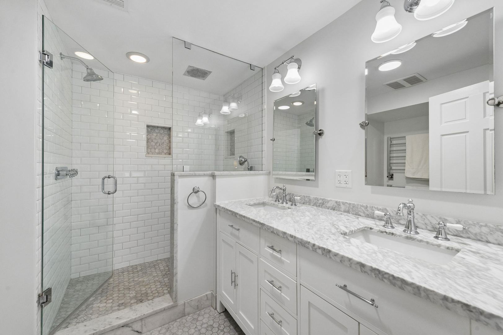317 W Webster Avenue 1 Property Photo 25