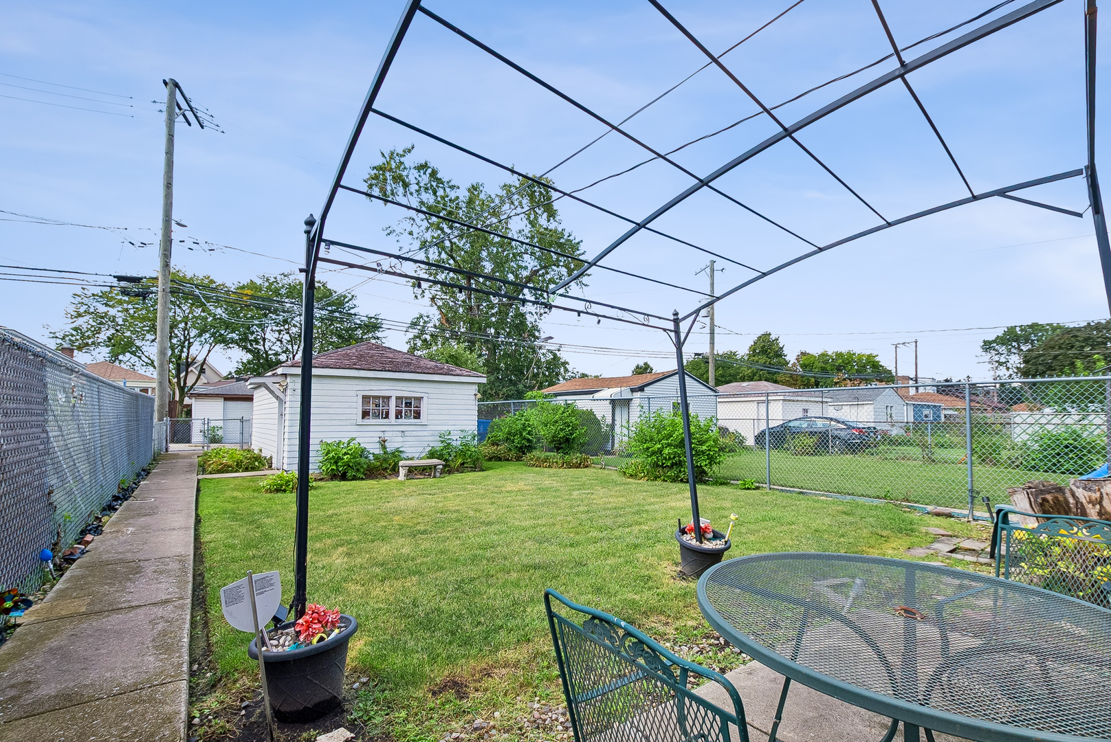 7418 S Maplewood Avenue Property Photo 3