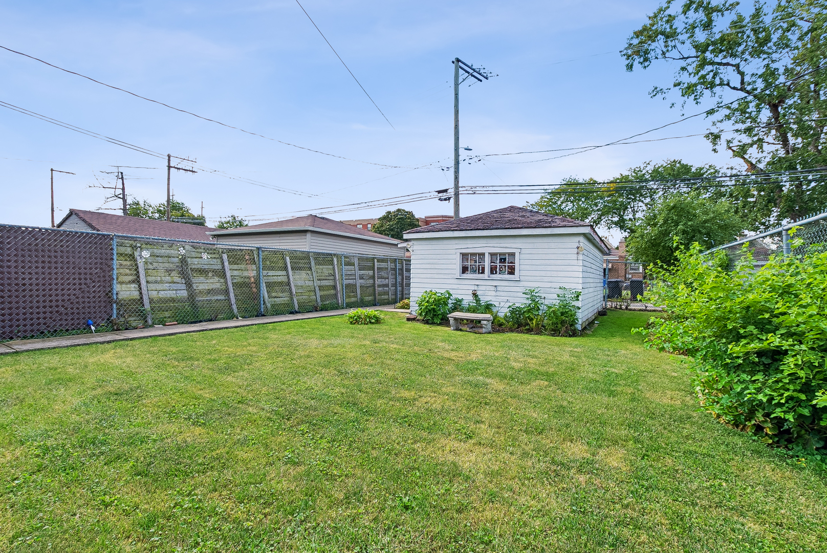 7418 S Maplewood Avenue Property Photo 4