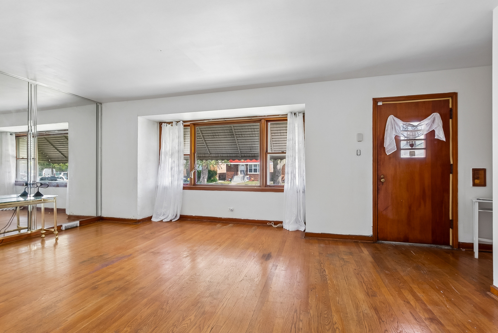 7418 S Maplewood Avenue Property Photo 7