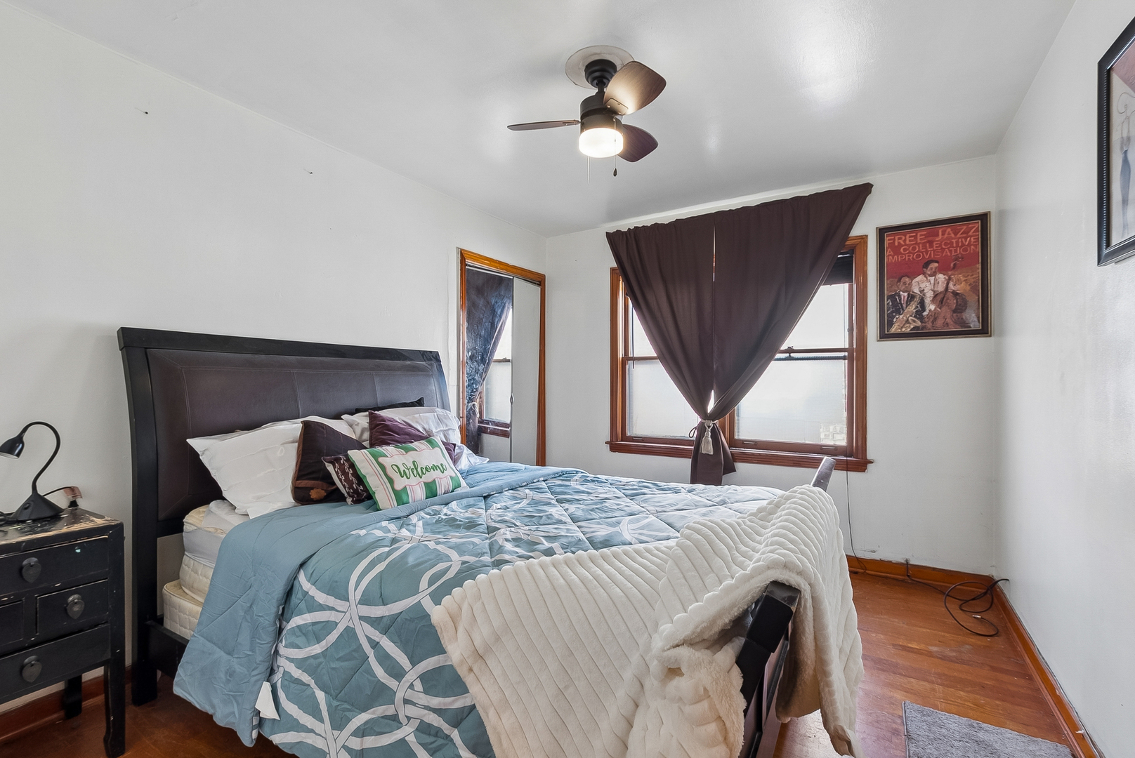 7418 S Maplewood Avenue Property Photo 8
