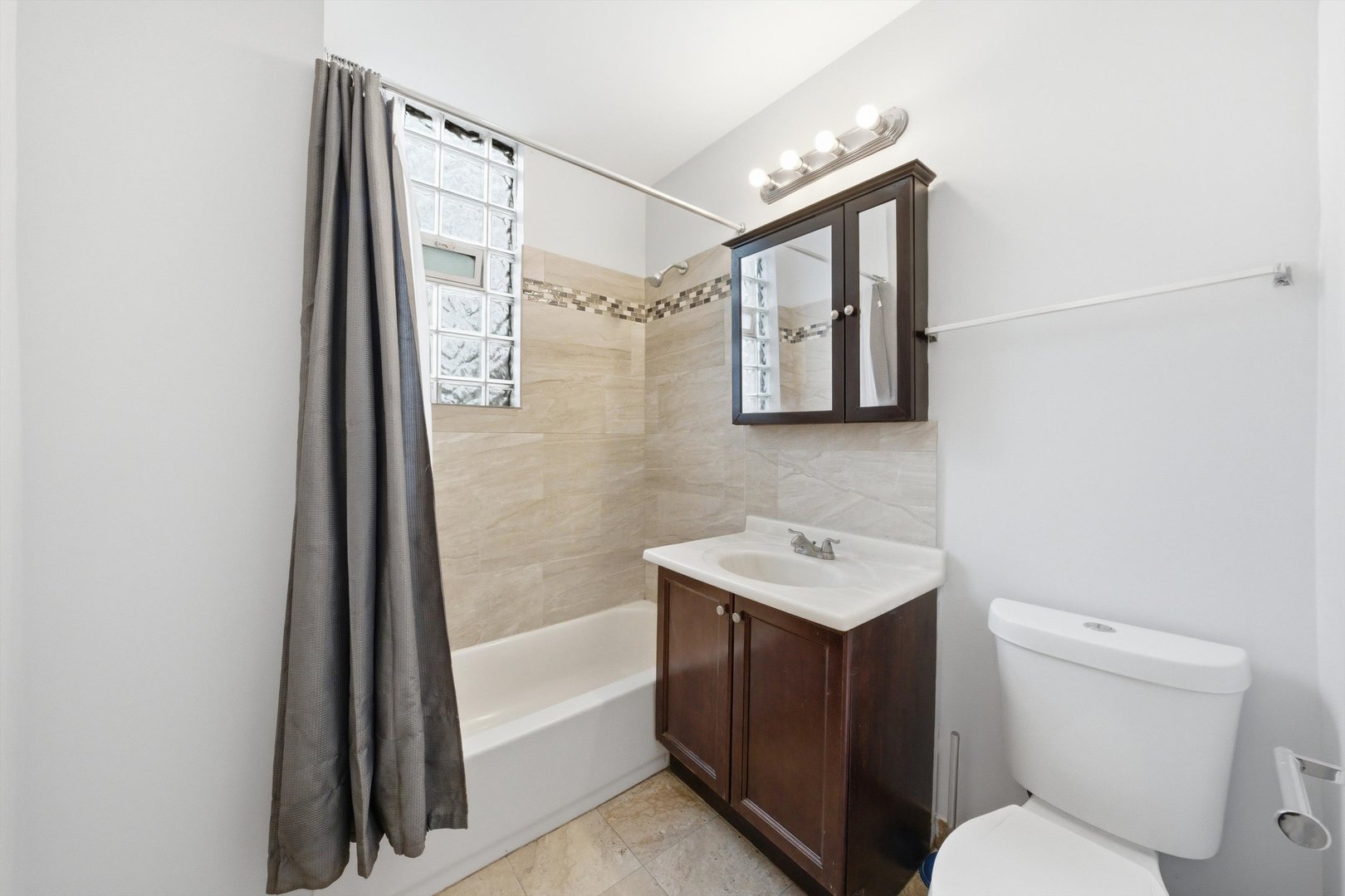 7242 S May Street 2 Property Photo 6