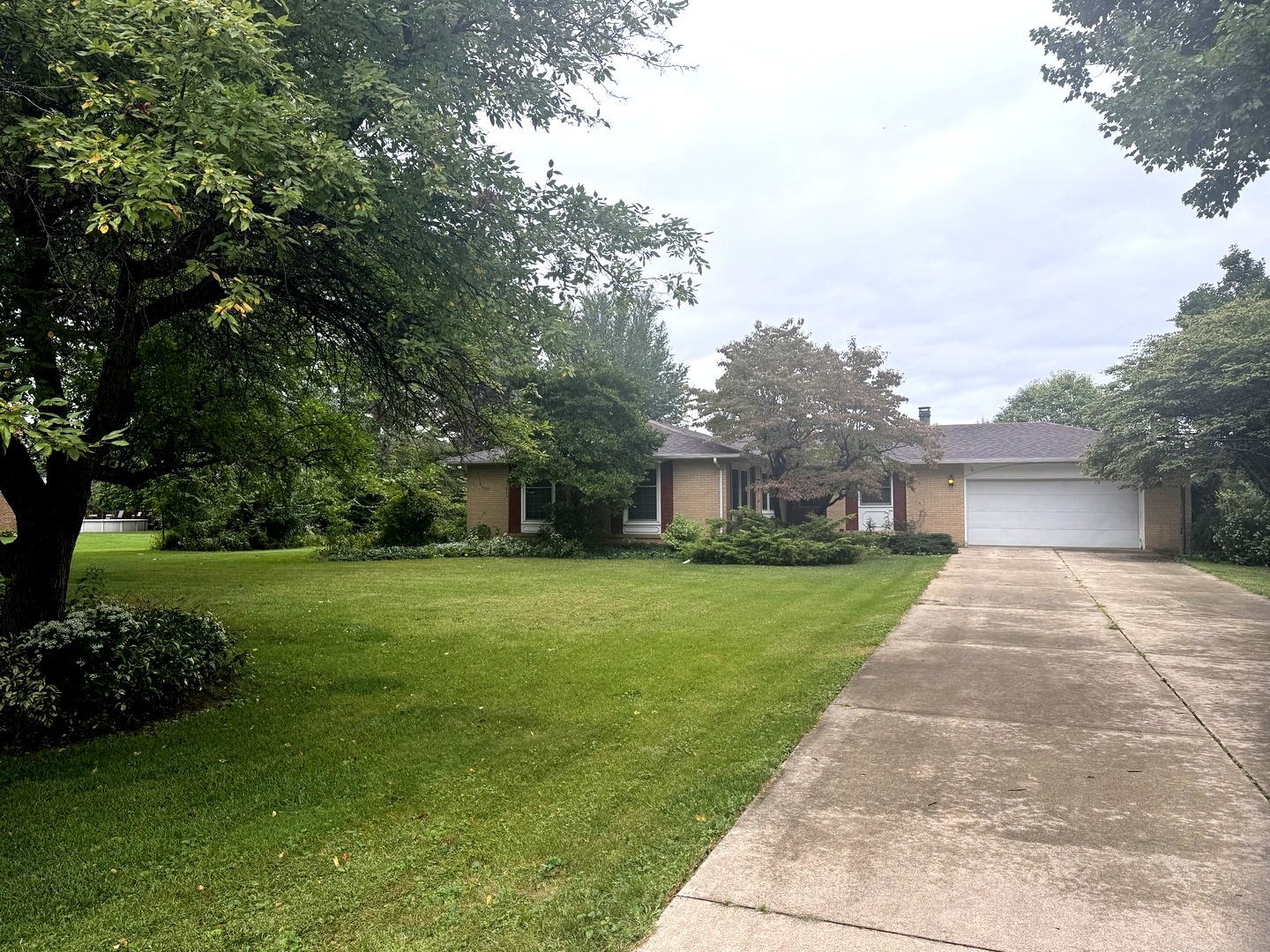 1641 Willow Way Property Photo 2