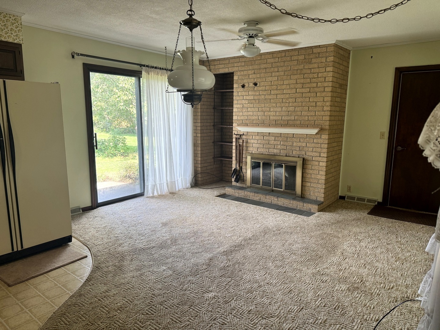1641 Willow Way Property Photo 3
