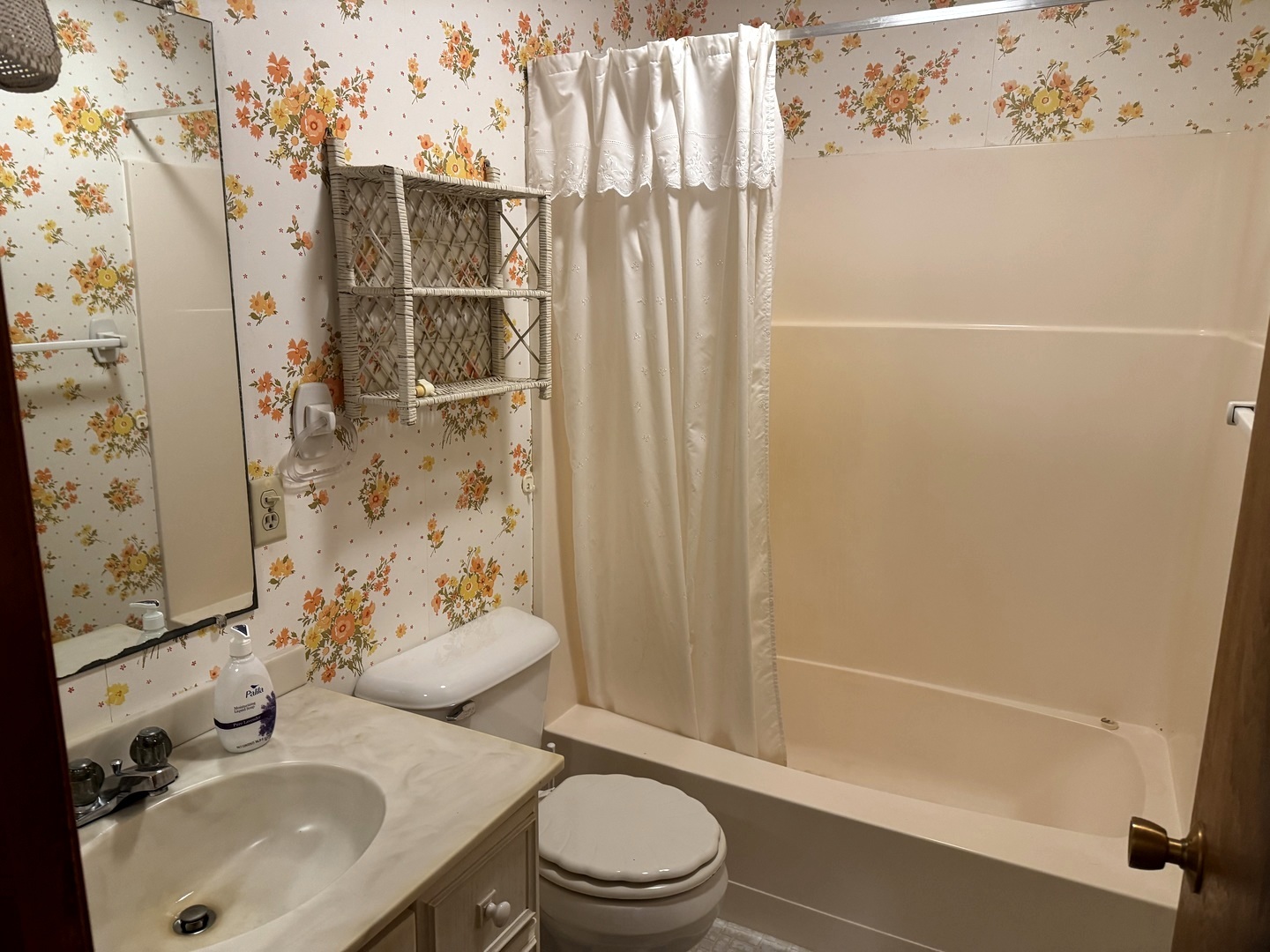1641 Willow Way Property Photo 8