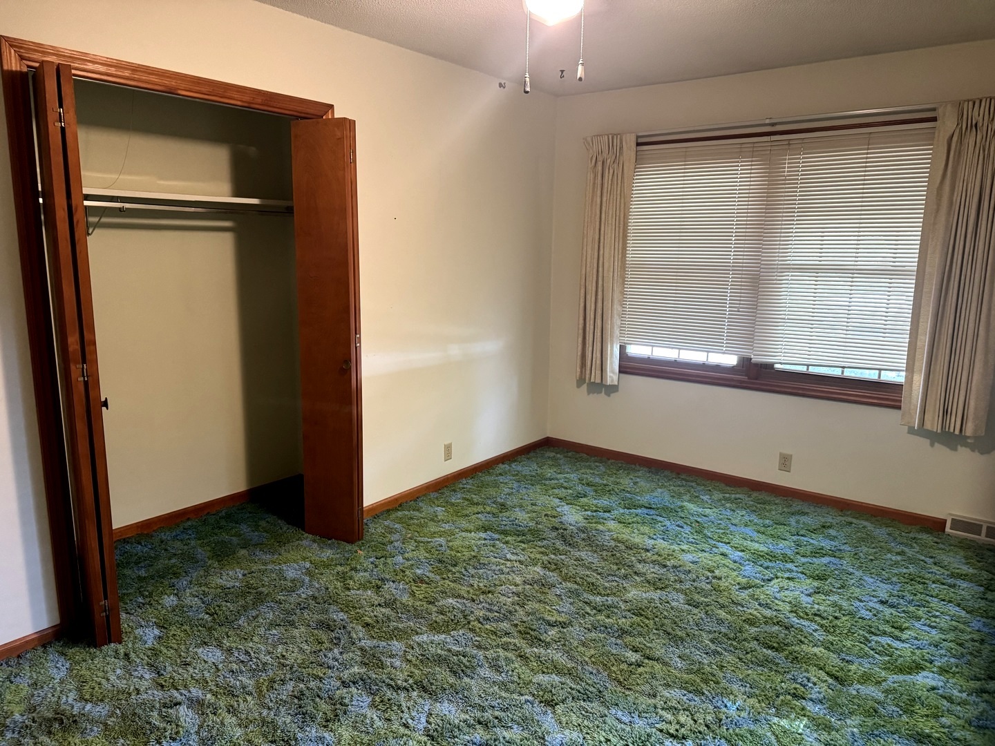 1641 Willow Way Property Photo 9