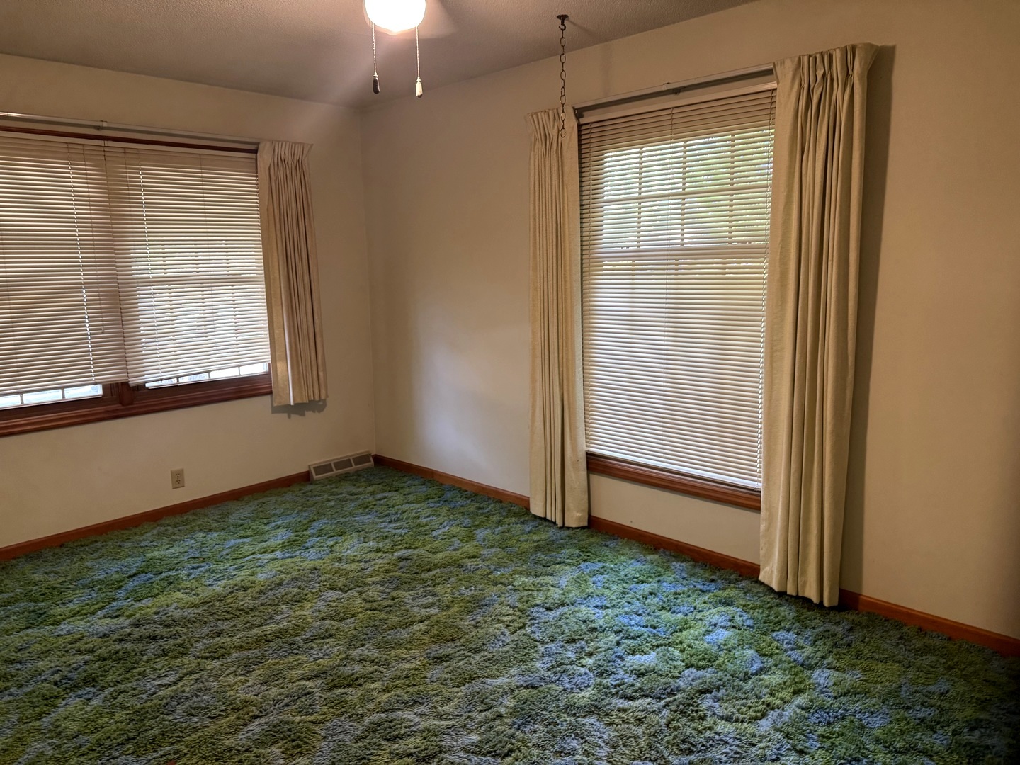 1641 Willow Way Property Photo 12