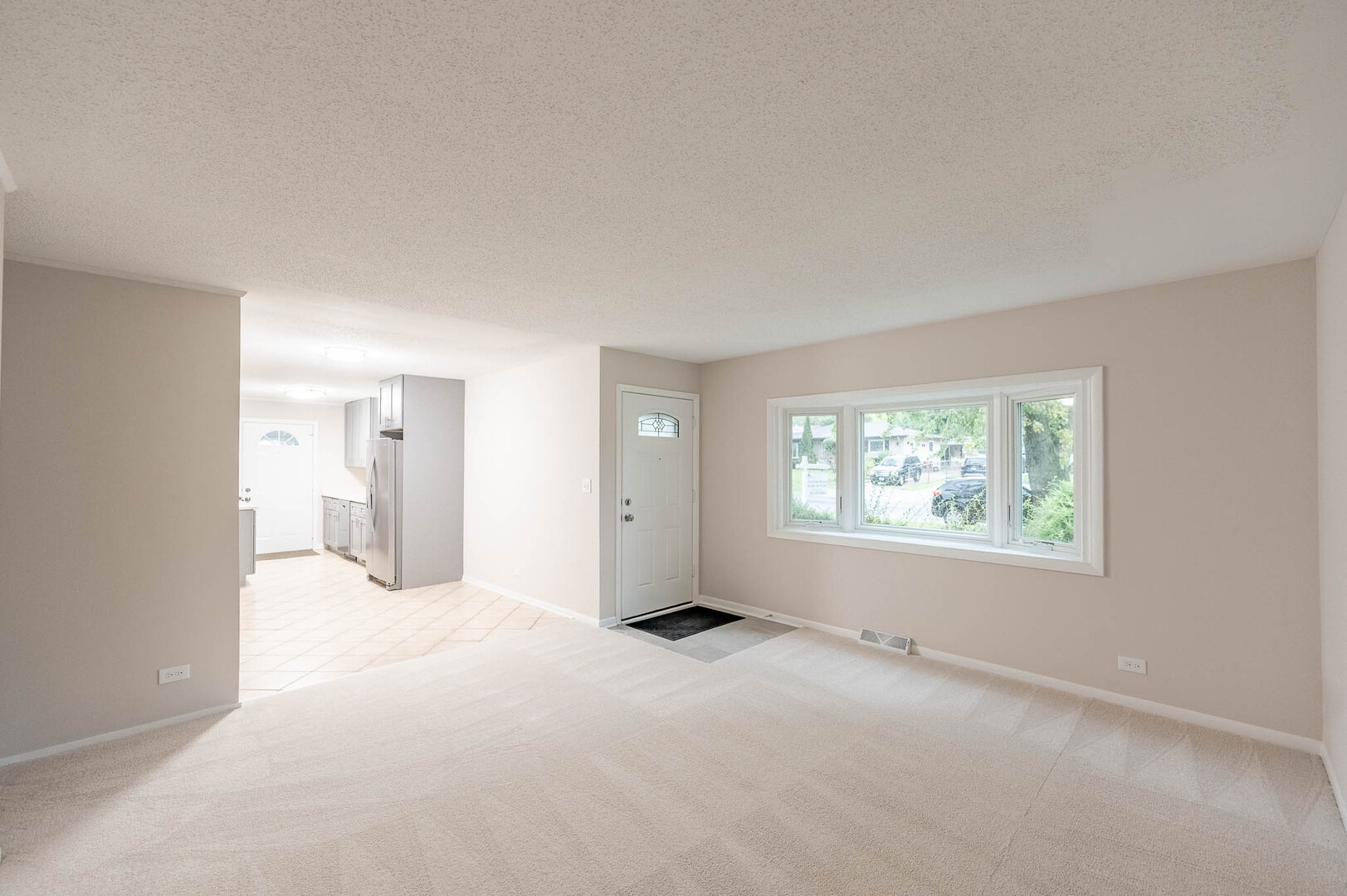 2517 N Elmwood Avenue Property Photo 3
