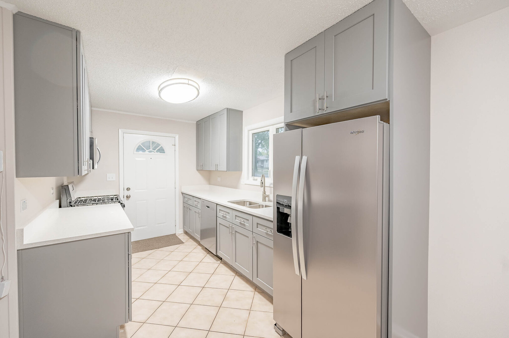 2517 N Elmwood Avenue Property Photo 4