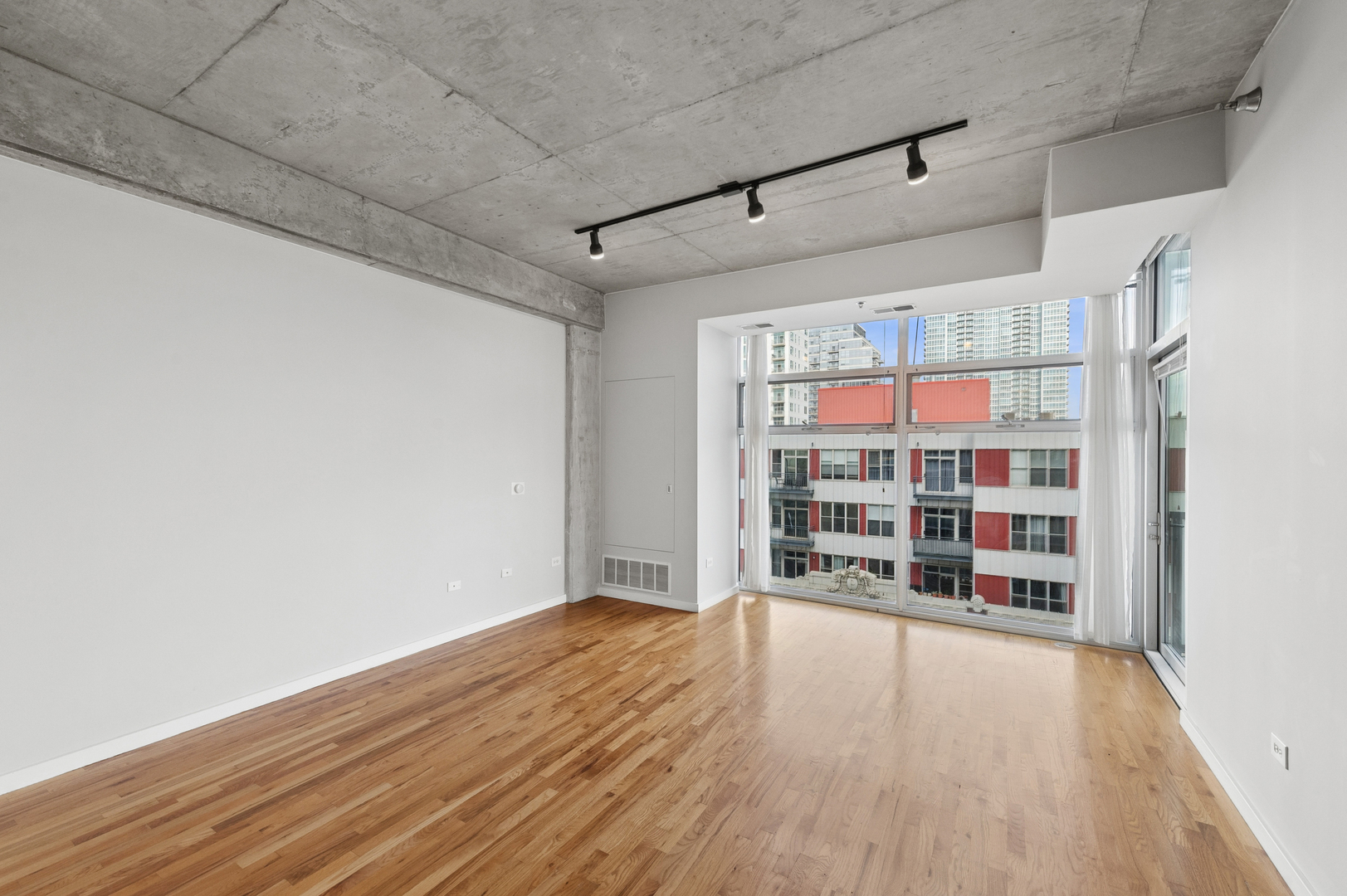 1620 S Michigan Avenue 710 Property Photo 2