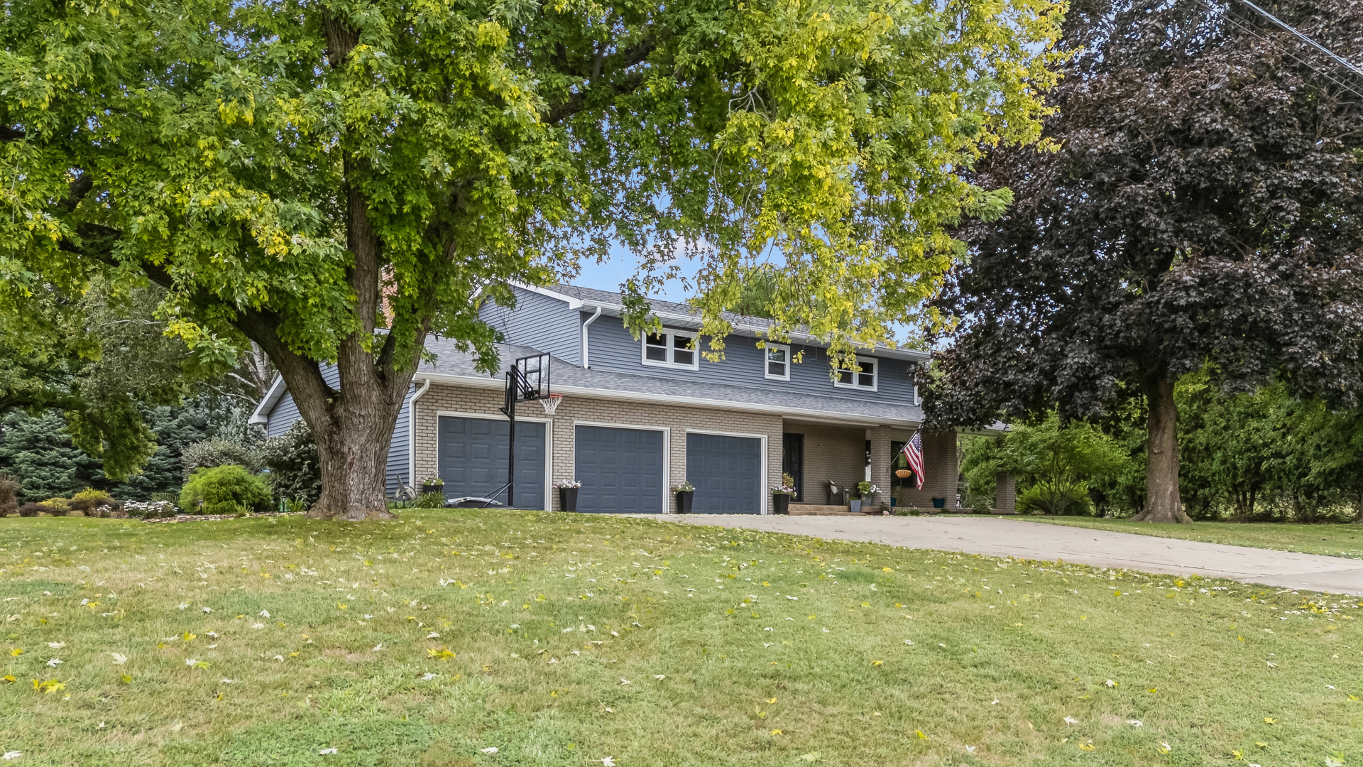 4200 Tanglewood Road Property Photo 1