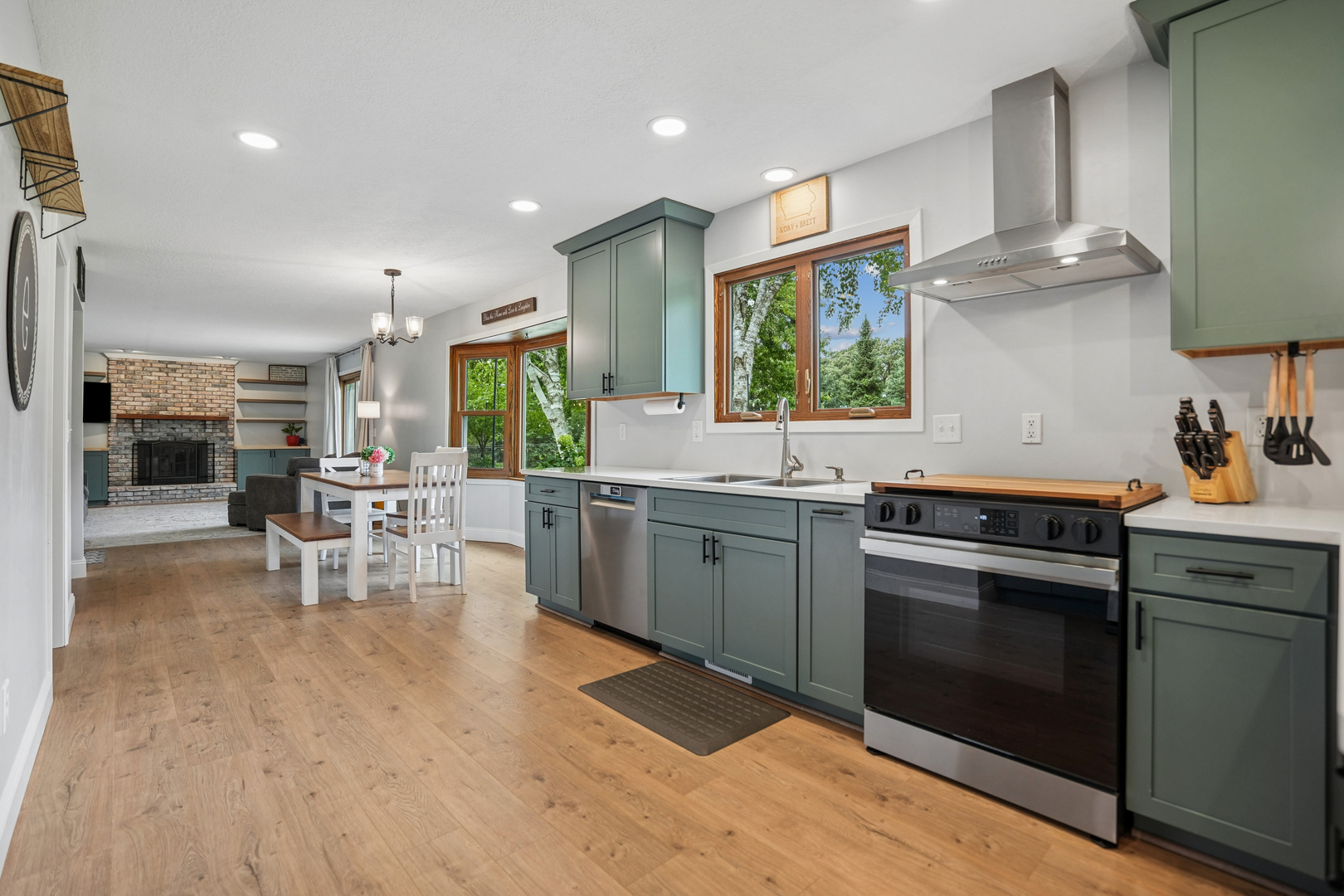 4200 Tanglewood Road Property Photo 8