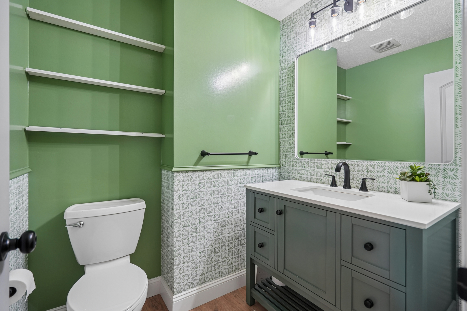 4200 Tanglewood Road Property Photo 18