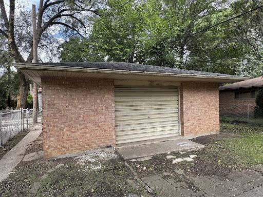 8646 Gross Point Road Property Photo 4