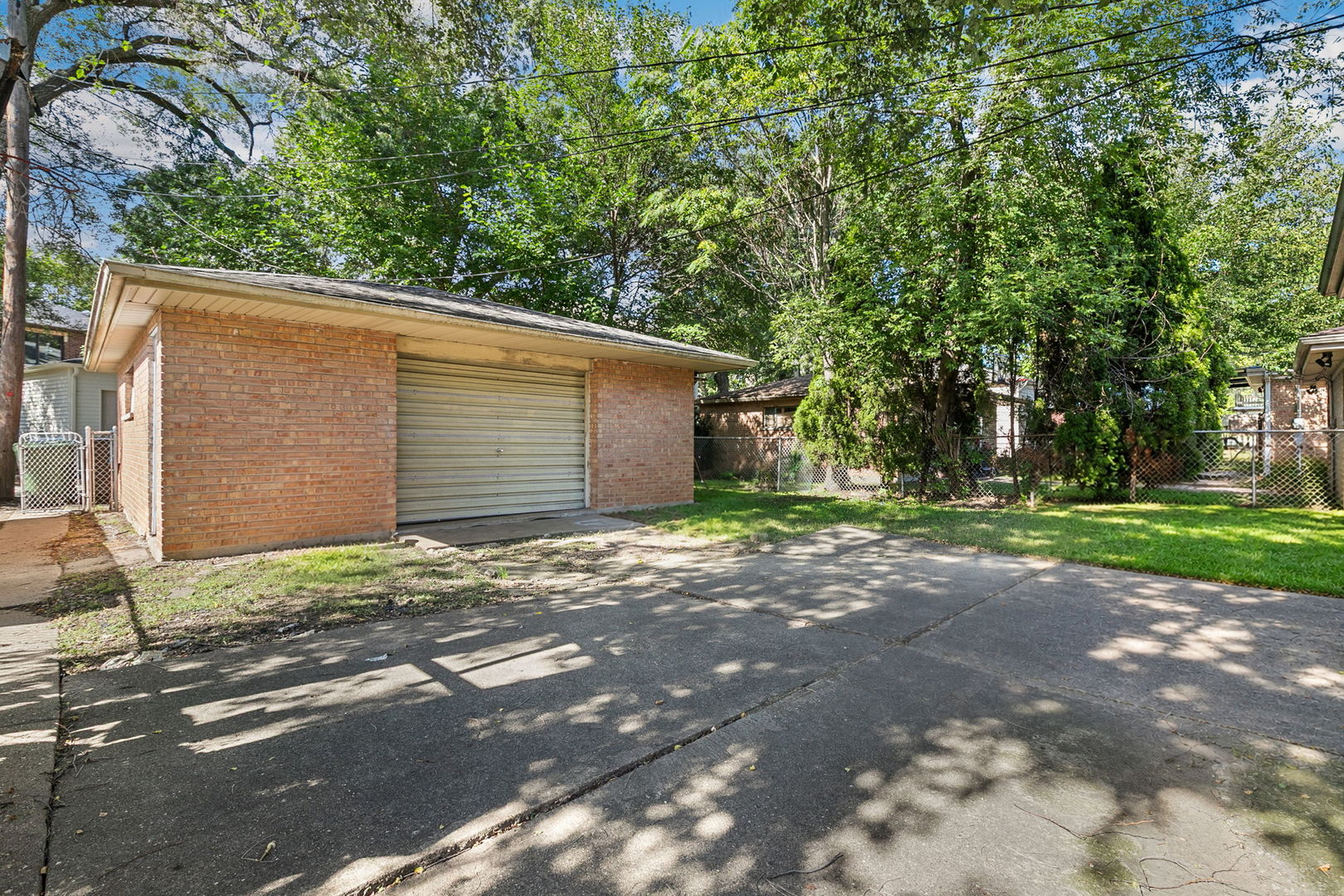 8646 Gross Point Road Property Photo 6