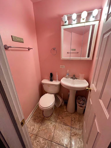 8646 Gross Point Road Property Photo 13