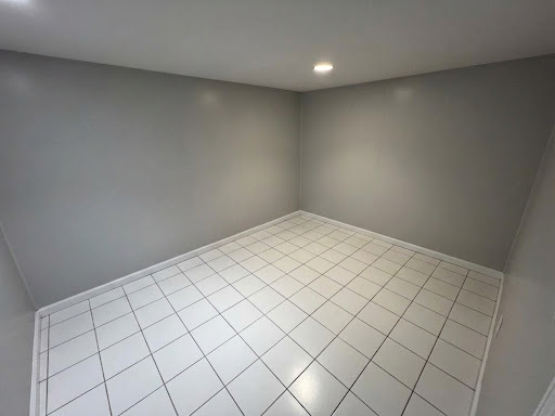 8646 Gross Point Road Property Photo 16