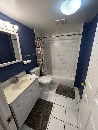 8646 Gross Point Road Property Photo 19