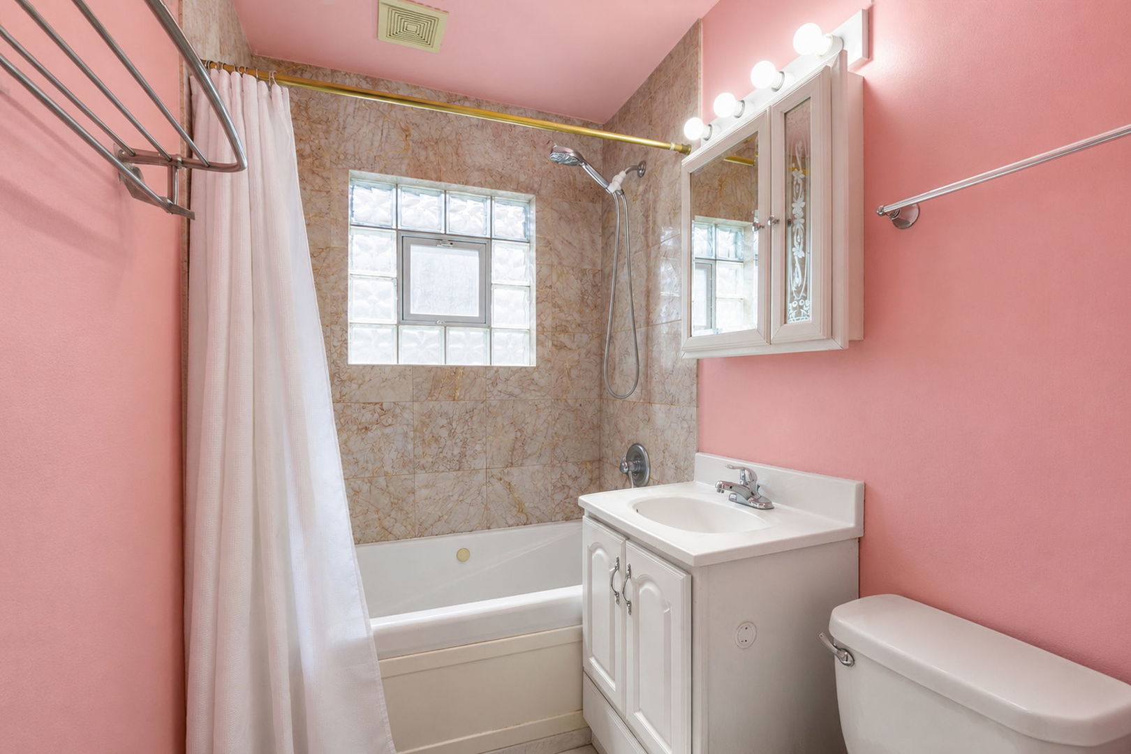 8646 Gross Point Road Property Photo 19