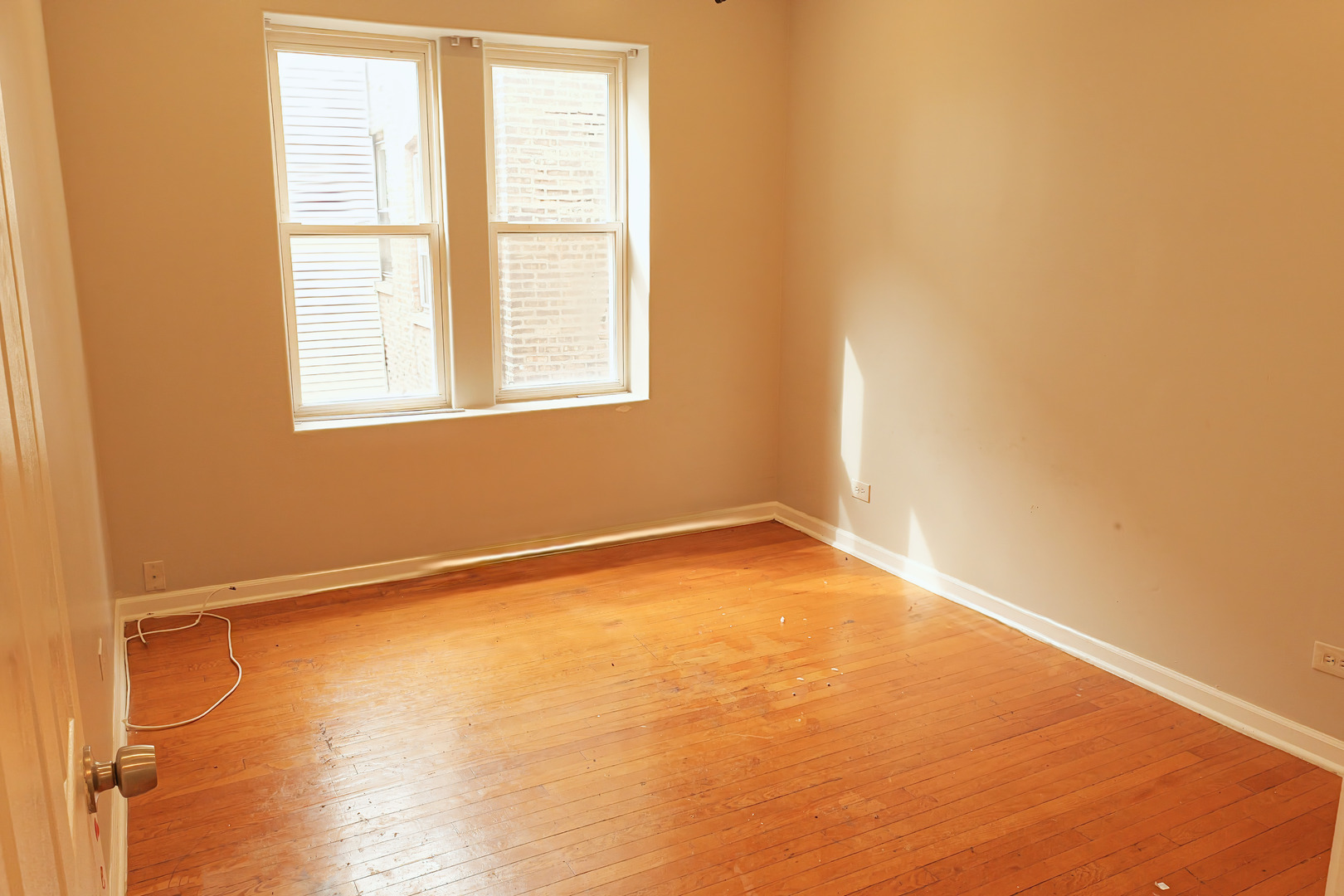 7753 S Essex Avenue 2s Property Photo 7
