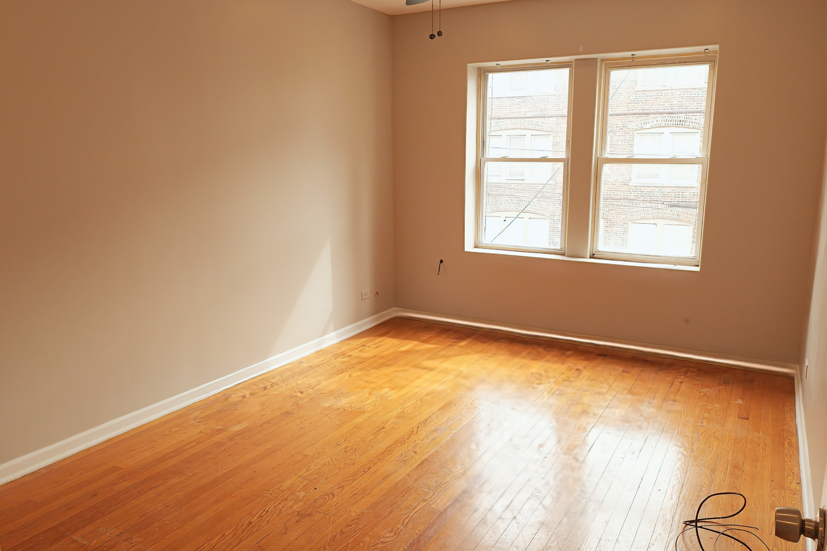 7753 S Essex Avenue 2s Property Photo 8